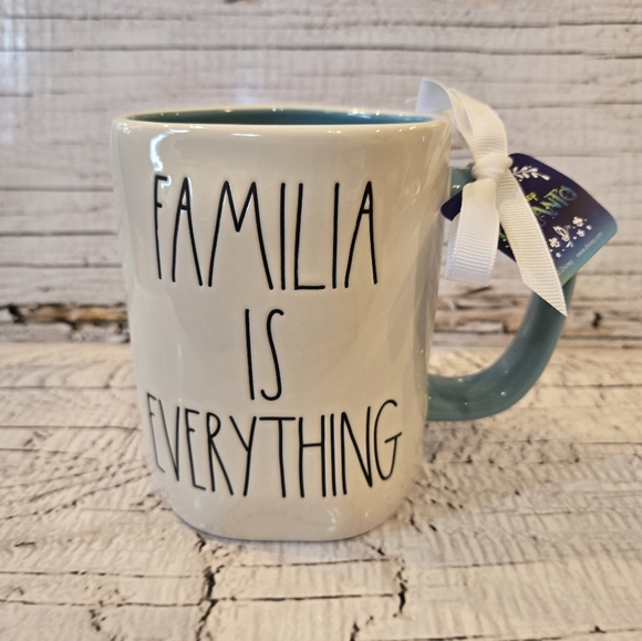 NWT Rae Dunn Encanto "Familia is Everything" Mug. - Picture 3 of 3